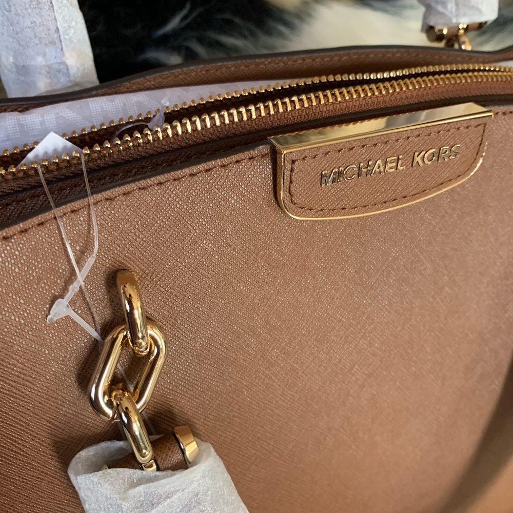 Michael Kors camel brn leather handbag with strap - Picture 2 of 7